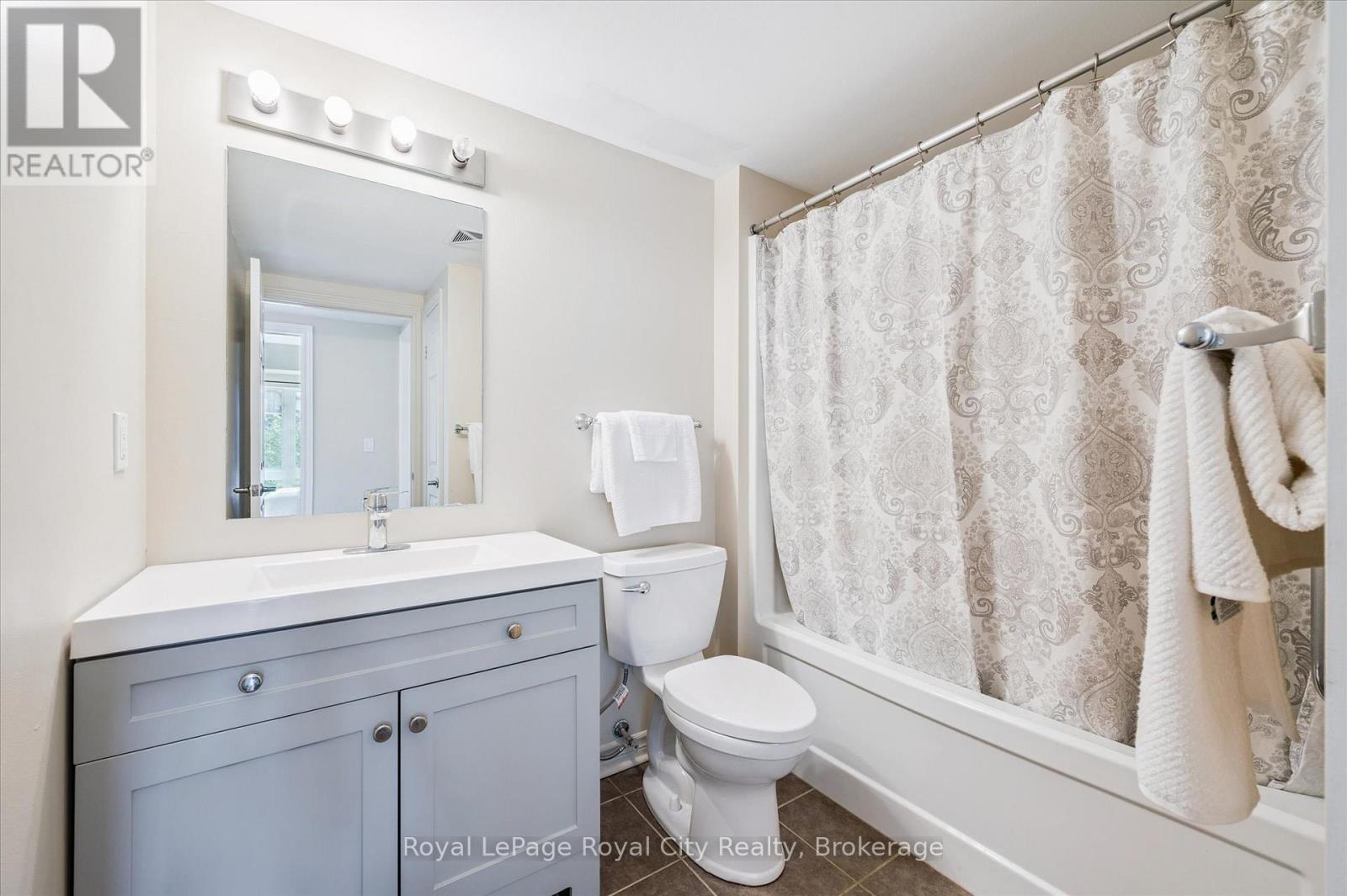 












212 - 37 GOODWIN DRIVE

,
Guelph (Pineridge/Westminster Woods),




Ontario
N1L0E6

