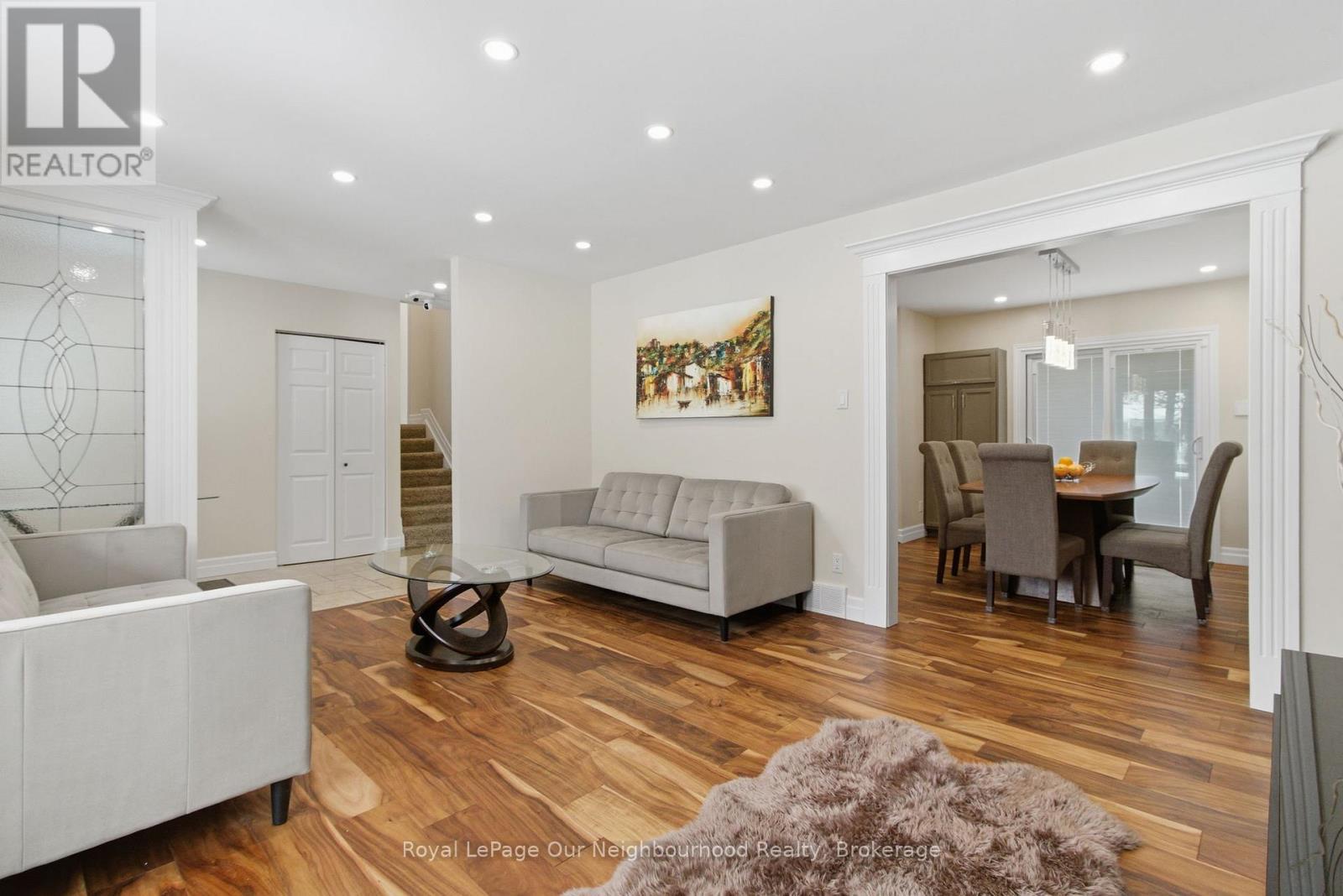 












181 MCMASTER DRIVE

,
London South,




Ontario
N6K1J6

