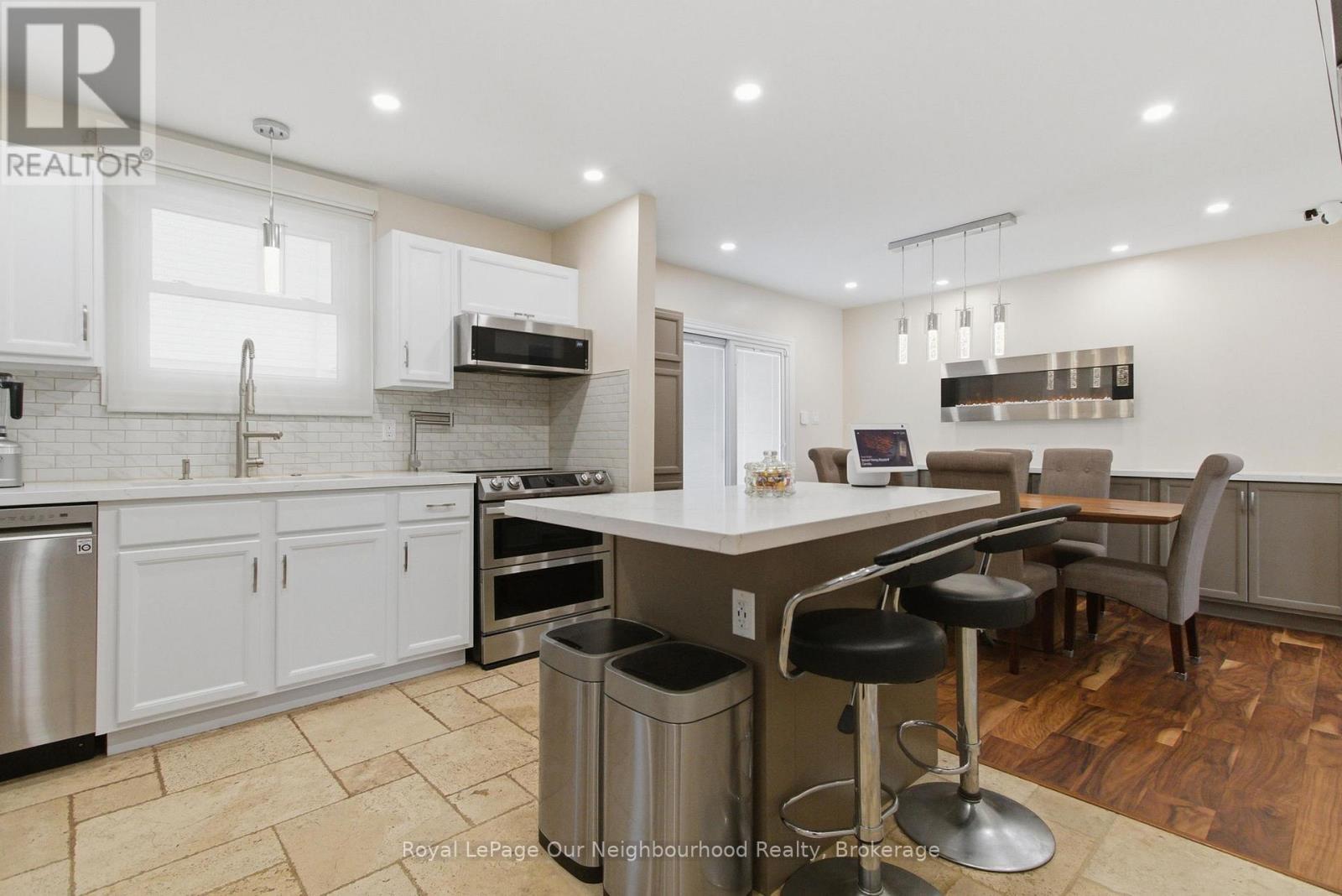 












181 MCMASTER DRIVE

,
London South,




Ontario
N6K1J6

