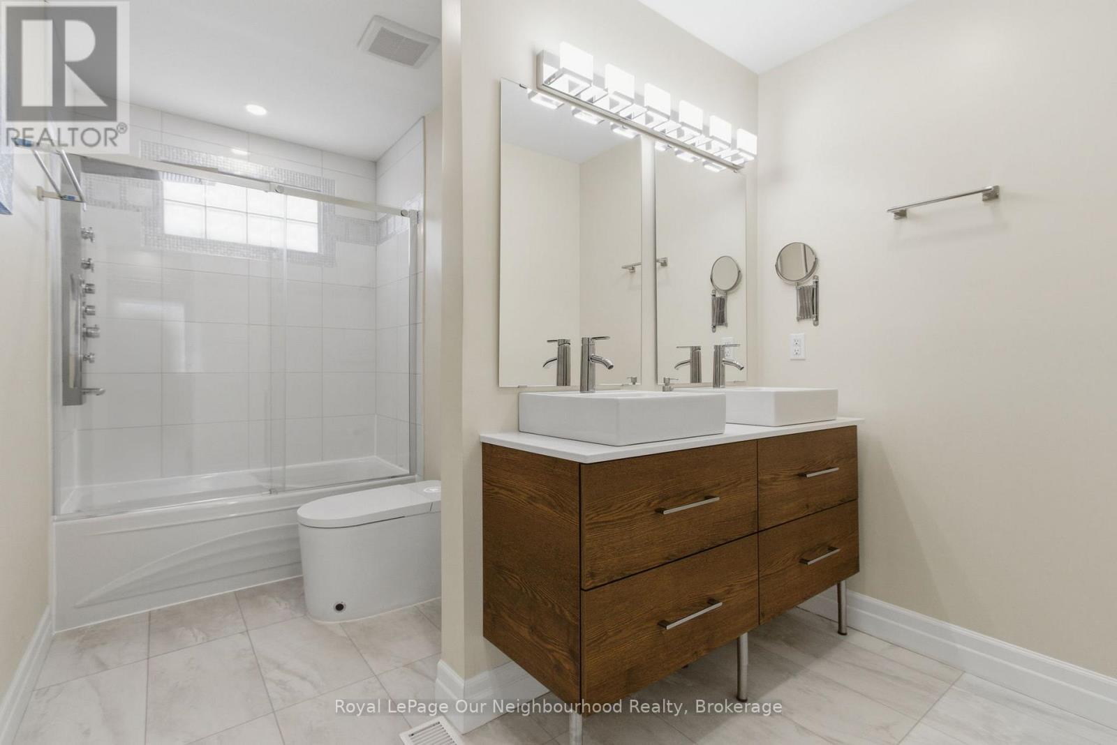 












181 MCMASTER DRIVE

,
London South,




Ontario
N6K1J6

