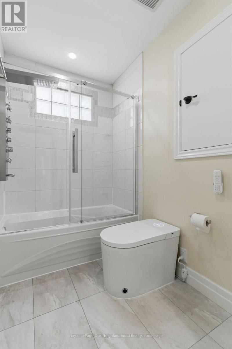 












181 MCMASTER DRIVE

,
London South,




Ontario
N6K1J6

