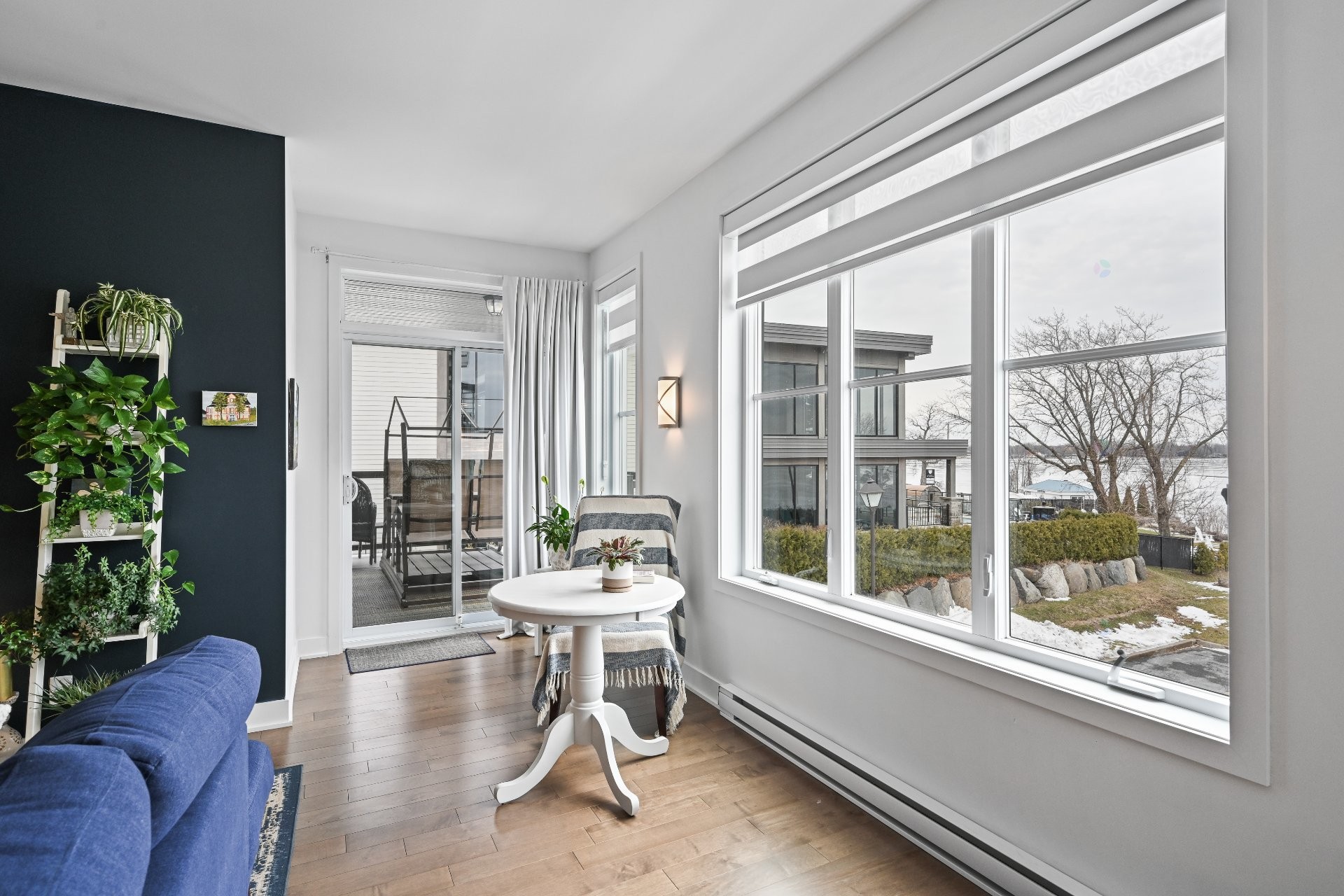 









331


Av. de Venise O.

, 205,
Venise-en-Québec,




QC
J0J2K0

