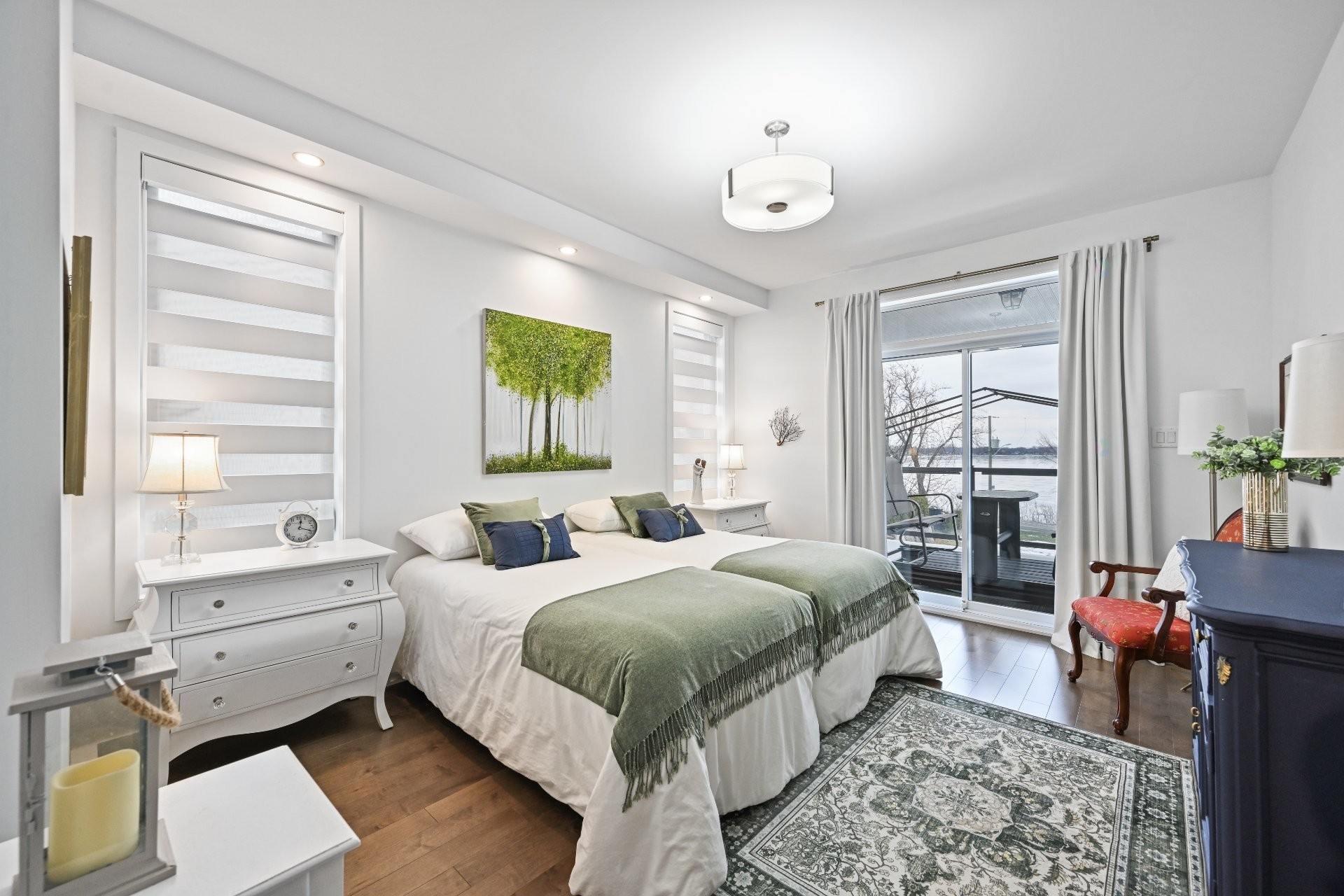 









331


Av. de Venise O.

, 205,
Venise-en-Québec,




QC
J0J2K0

