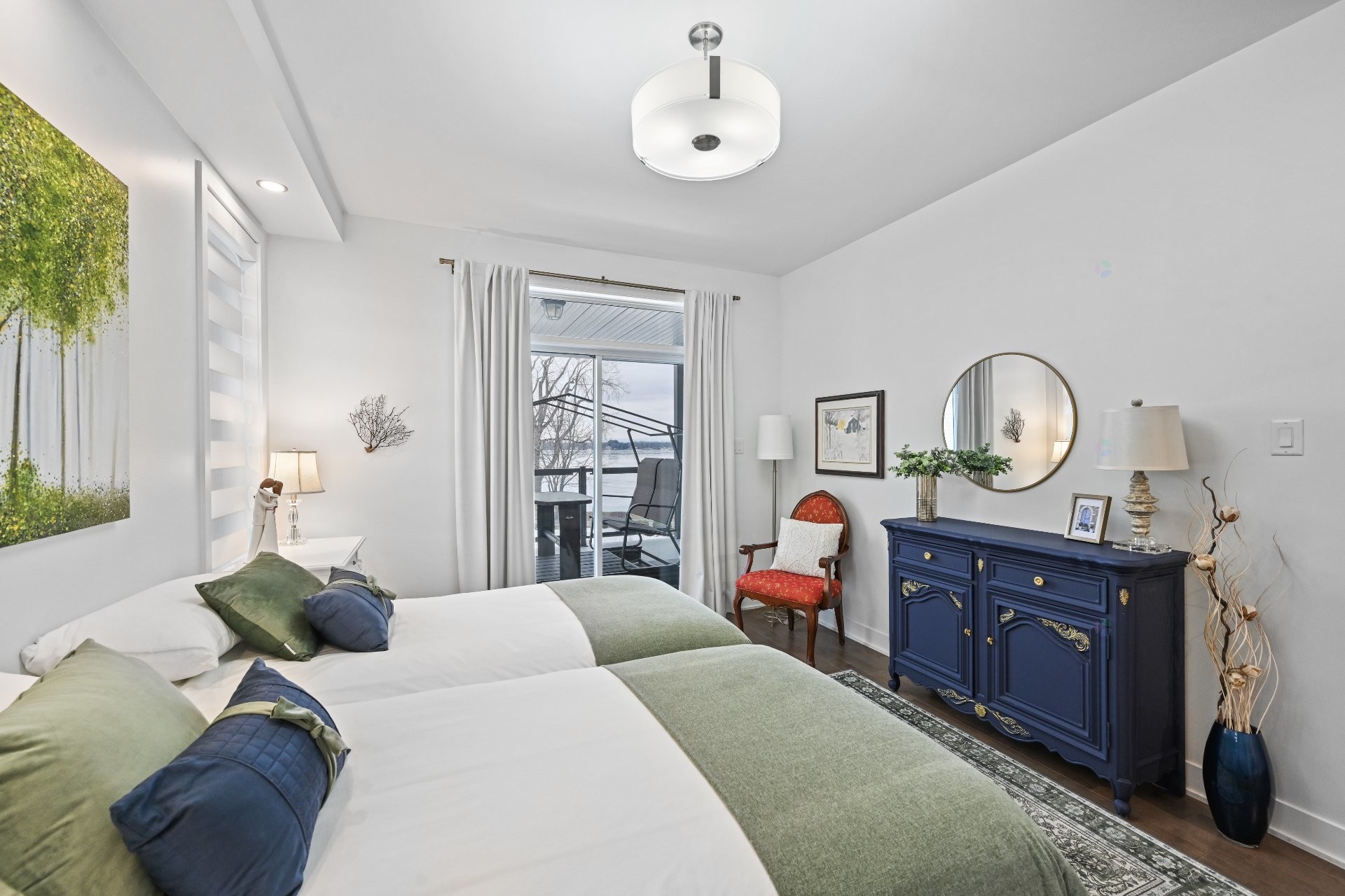 









331


Av. de Venise O.

, 205,
Venise-en-Québec,




QC
J0J2K0

