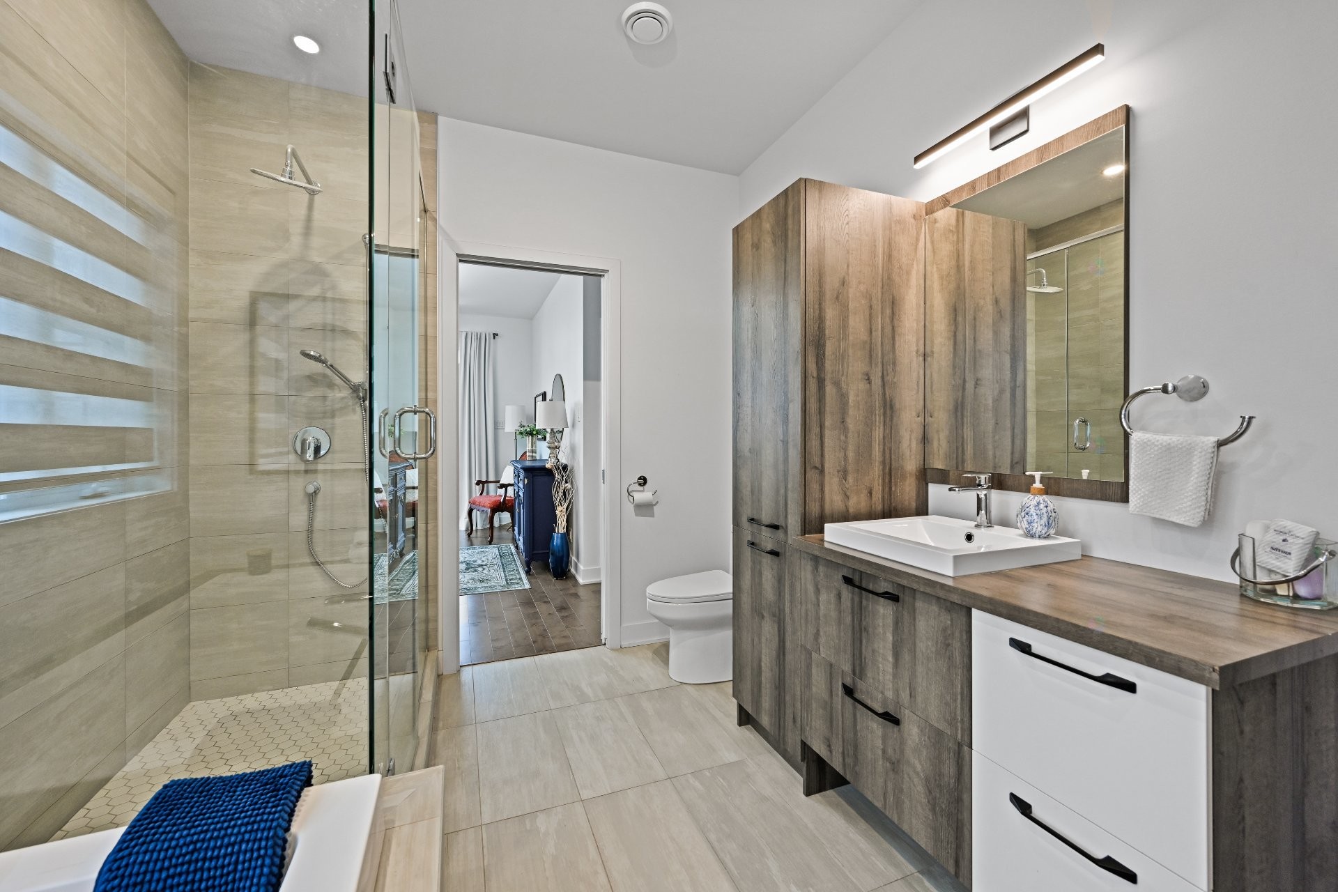 









331


Av. de Venise O.

, 205,
Venise-en-Québec,




QC
J0J2K0

