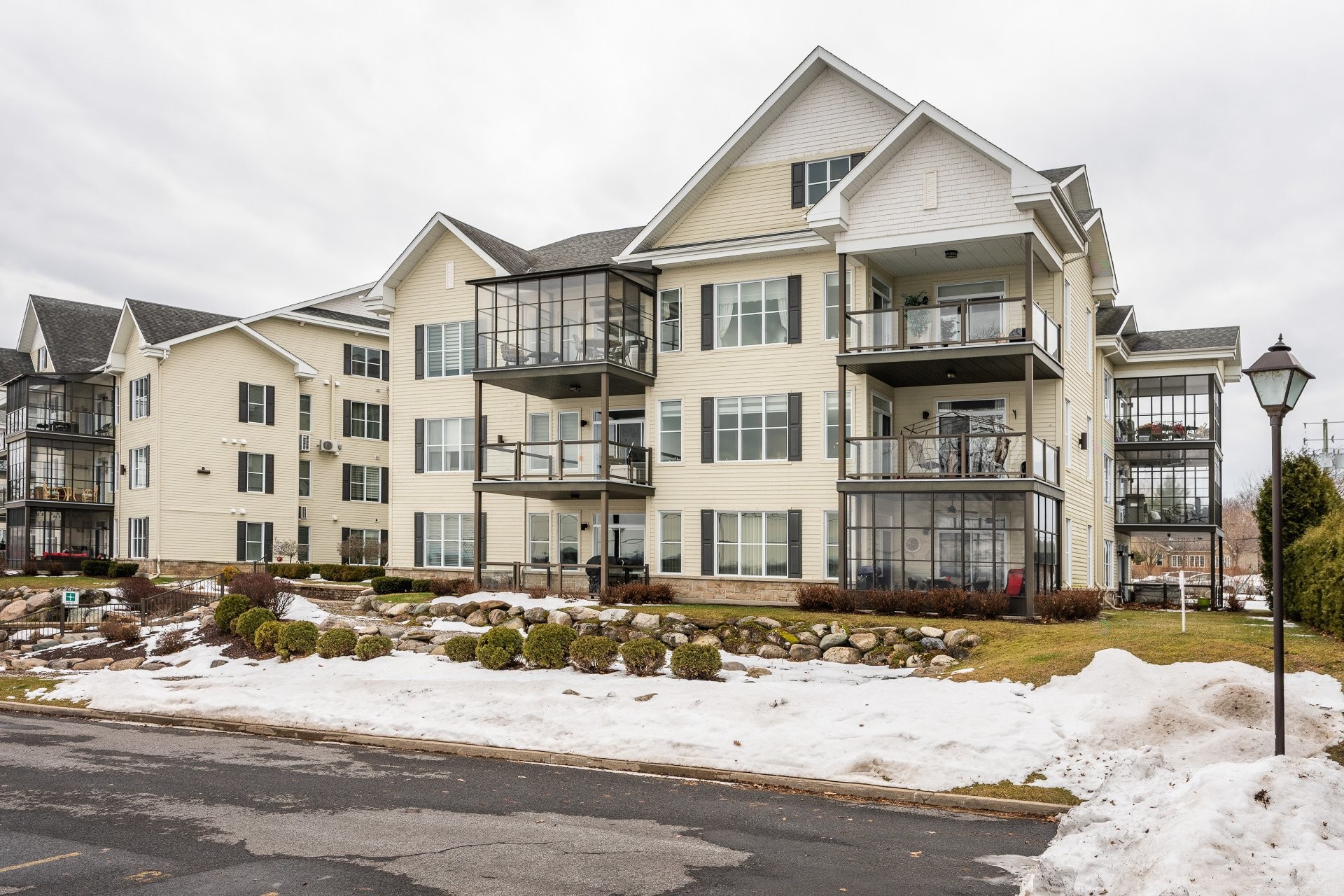 









331


Av. de Venise O.

, 205,
Venise-en-Québec,




QC
J0J2K0

