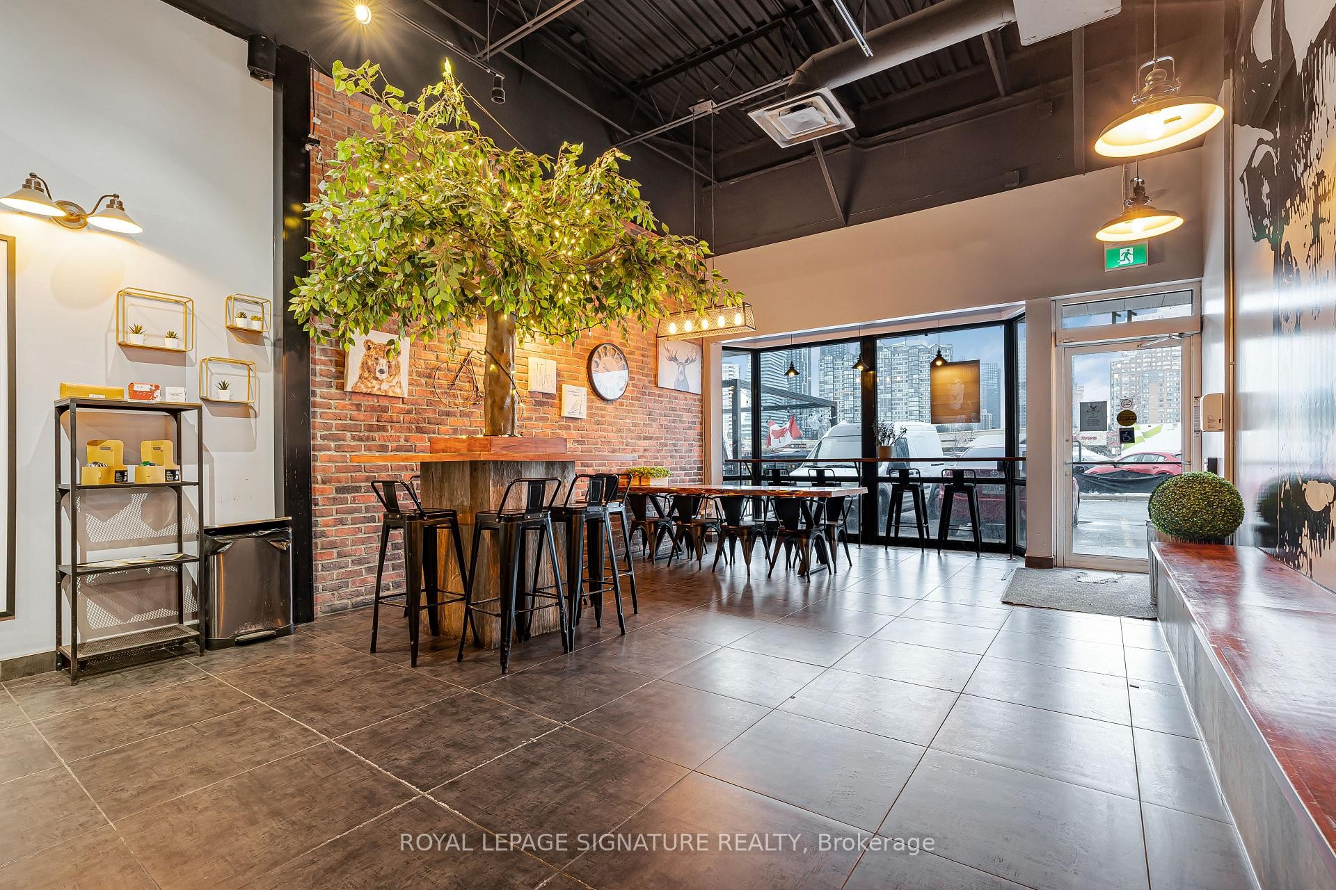 









325


Central

Parkway West, 11,
Mississauga,




ON
L5B 3X9

