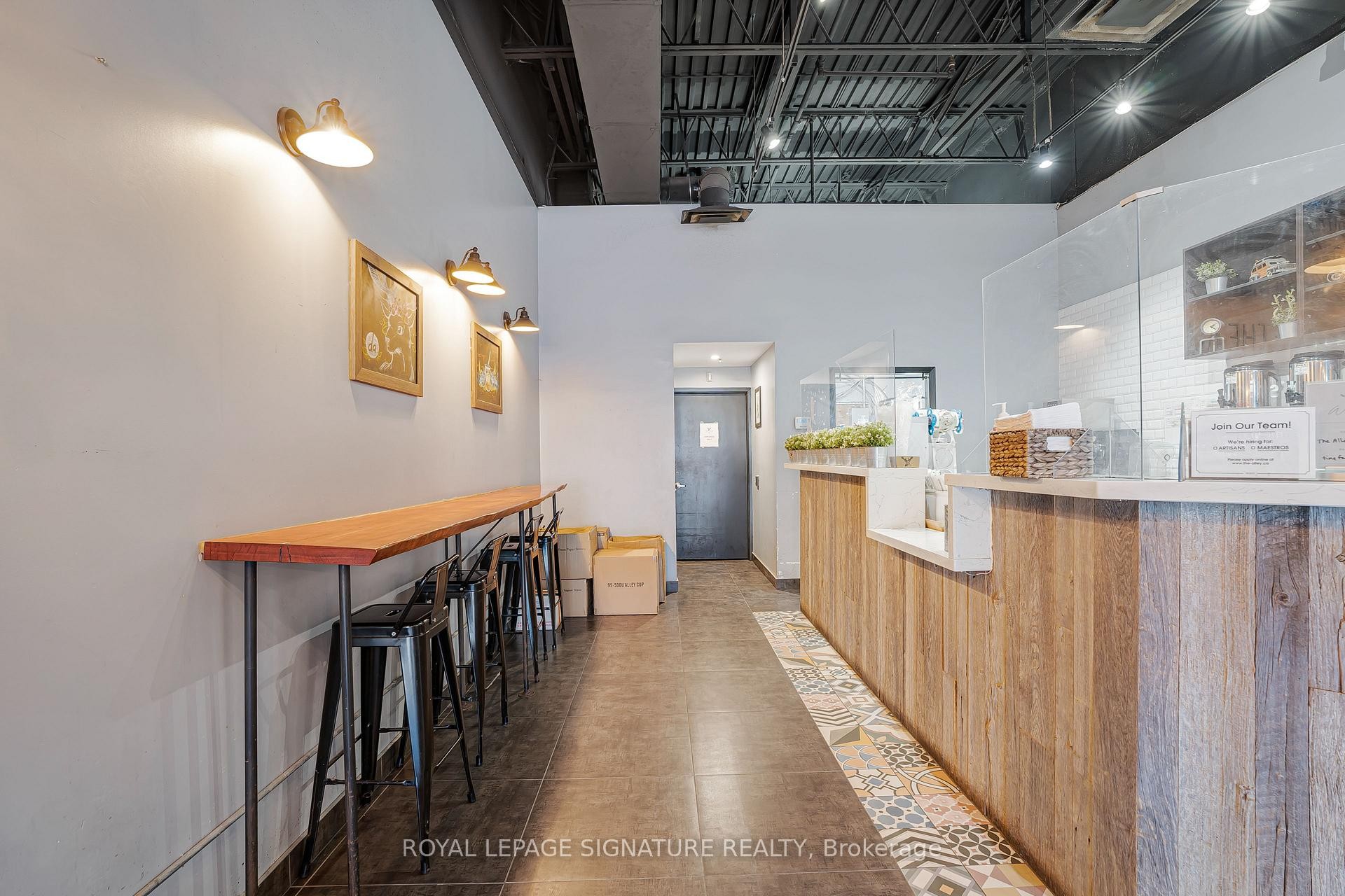 









325


Central

Parkway West, 11,
Mississauga,




ON
L5B 3X9

