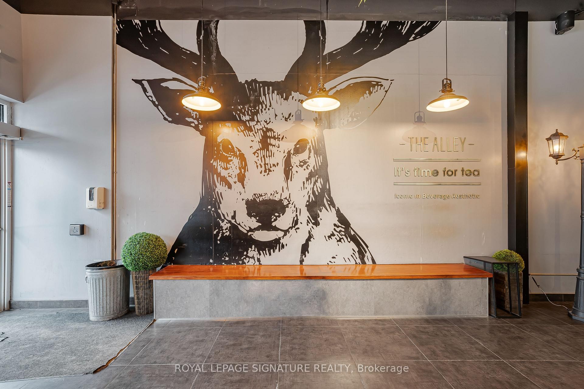 









325


Central

Parkway West, 11,
Mississauga,




ON
L5B 3X9

