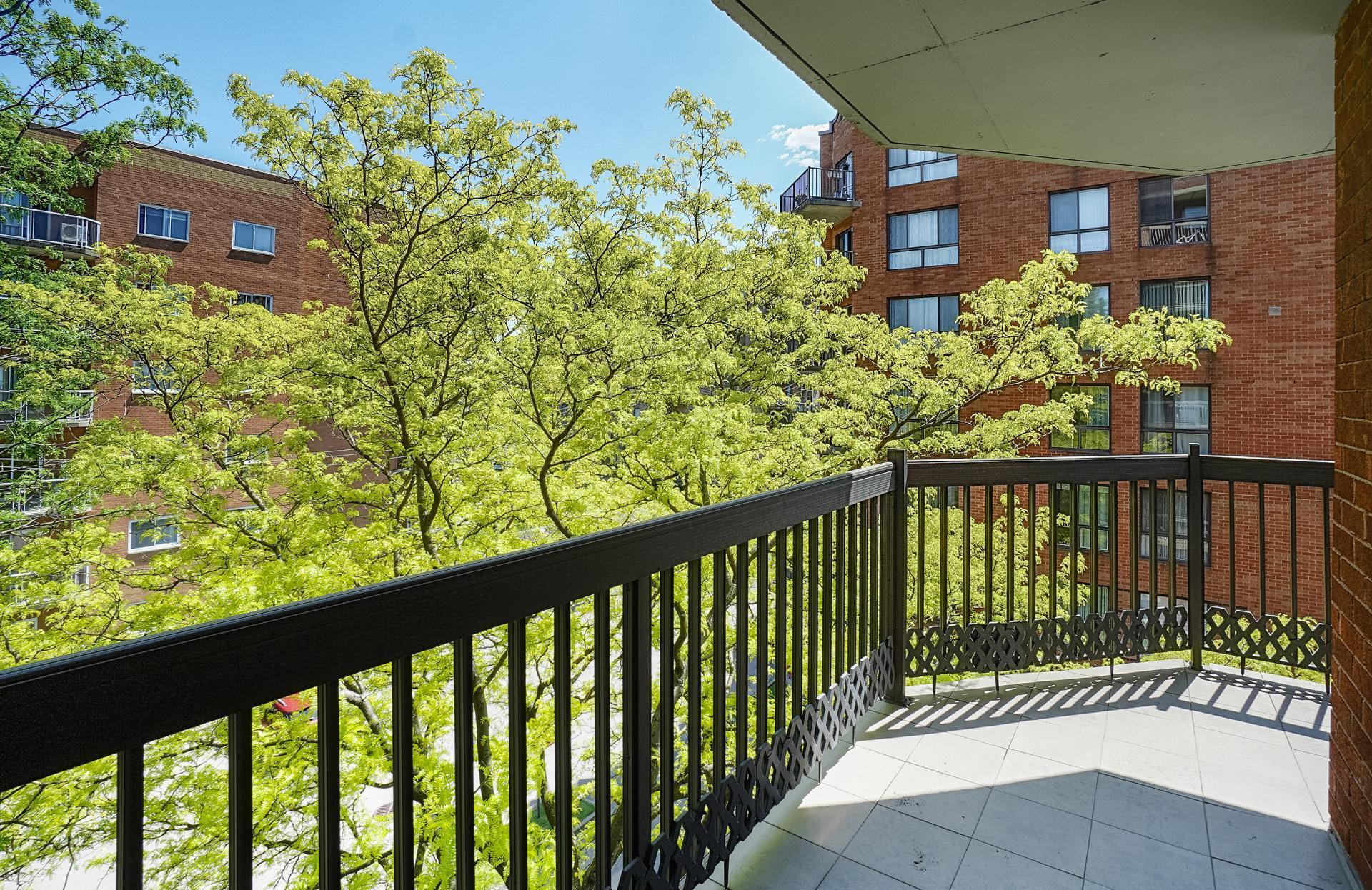 









6851


Boul. des Roseraies

, 405,
Montréal (Anjou),




QC
H1M3N3

