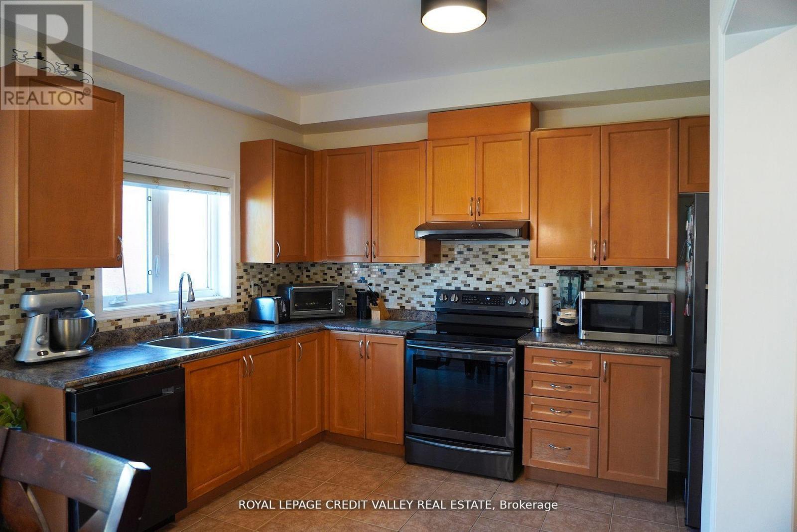 












72 KILREA WAY

,
Brampton,




Ontario
L6X0R3

