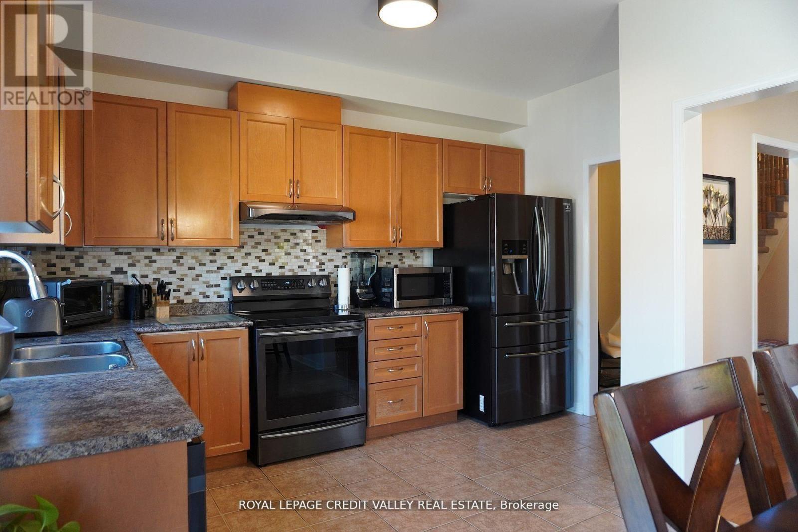 












72 KILREA WAY

,
Brampton,




Ontario
L6X0R3

