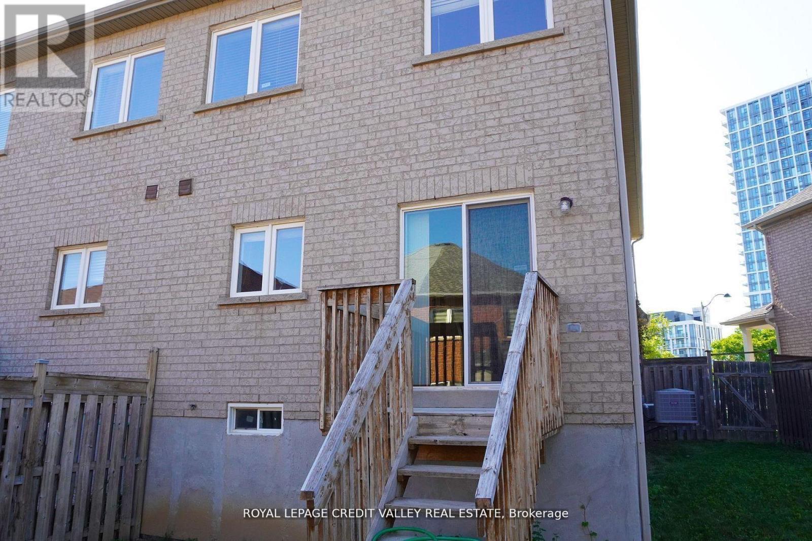 












72 KILREA WAY

,
Brampton,




Ontario
L6X0R3

