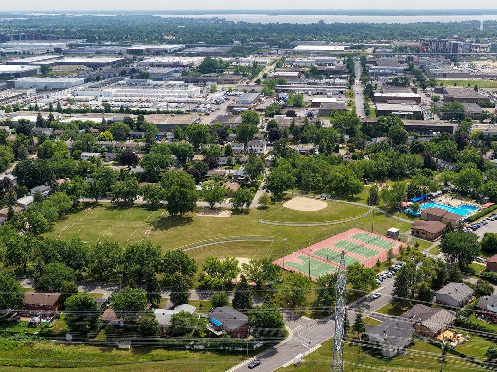 









1281


Rue Tecumseh

,
Dollard-Des Ormeaux,




QC
H9A3C9

