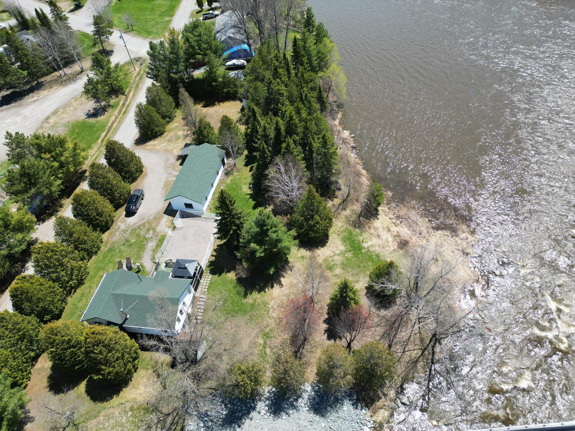 









762


Rue Principale

,
Rémigny,




QC
J0Z3H0

