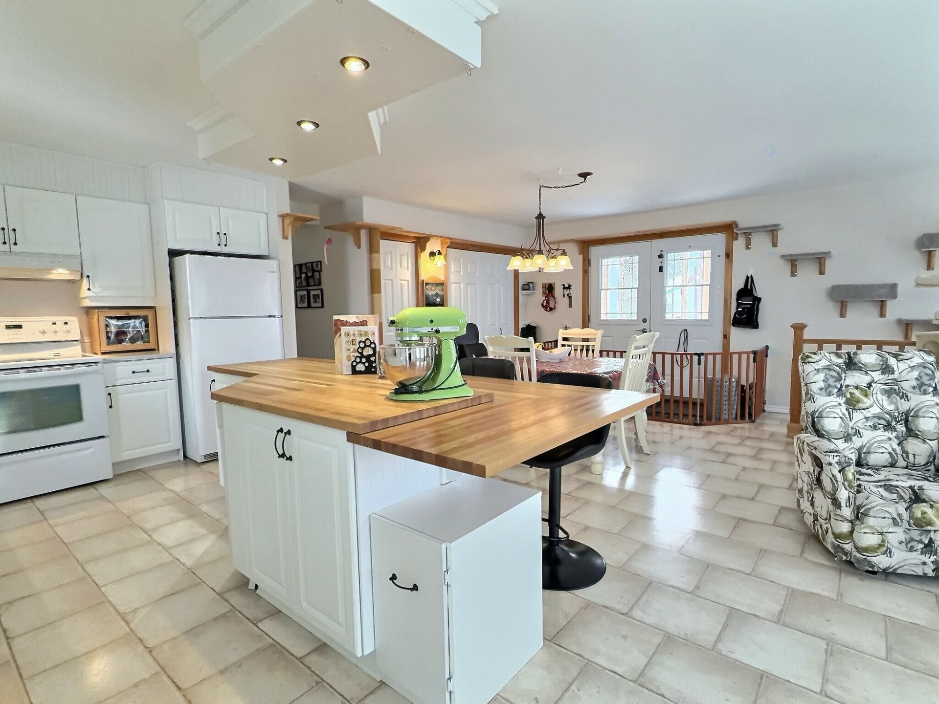 









762


Rue Principale

,
Rémigny,




QC
J0Z3H0

