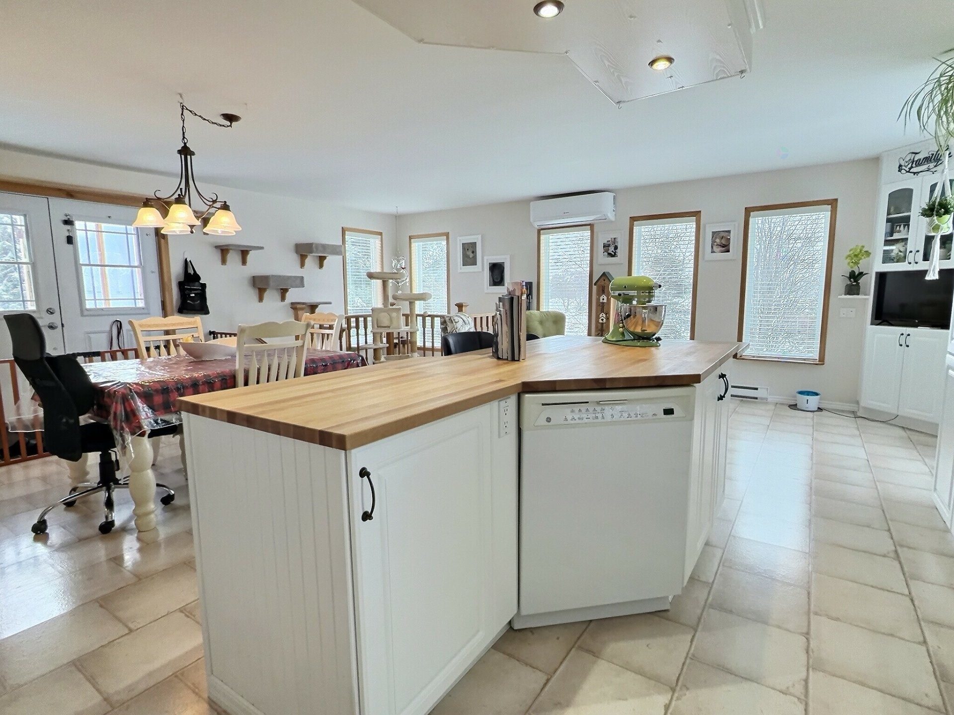 









762


Rue Principale

,
Rémigny,




QC
J0Z3H0

