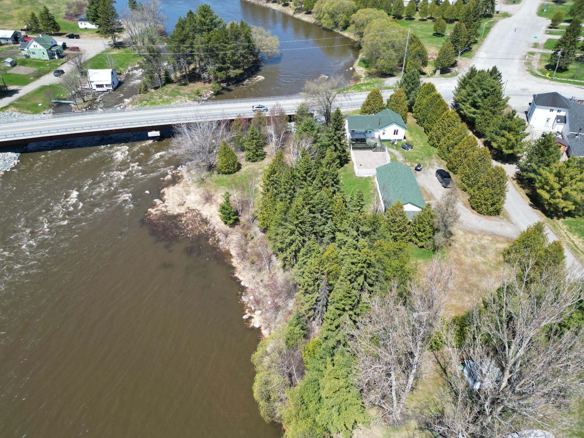 









762


Rue Principale

,
Rémigny,




QC
J0Z3H0

