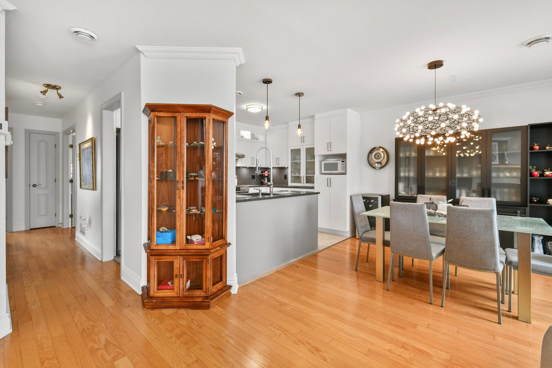 









754


Rue Richelieu

, 302,
Beloeil,




QC
J3G4P5

