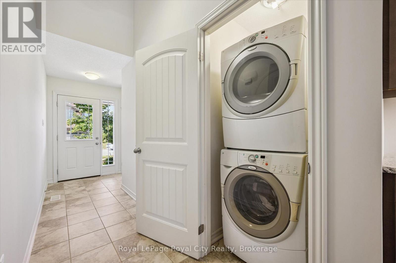 












52 ABERDEEN STREET

,
Centre Wellington (Fergus),




Ontario
N1M0C1

