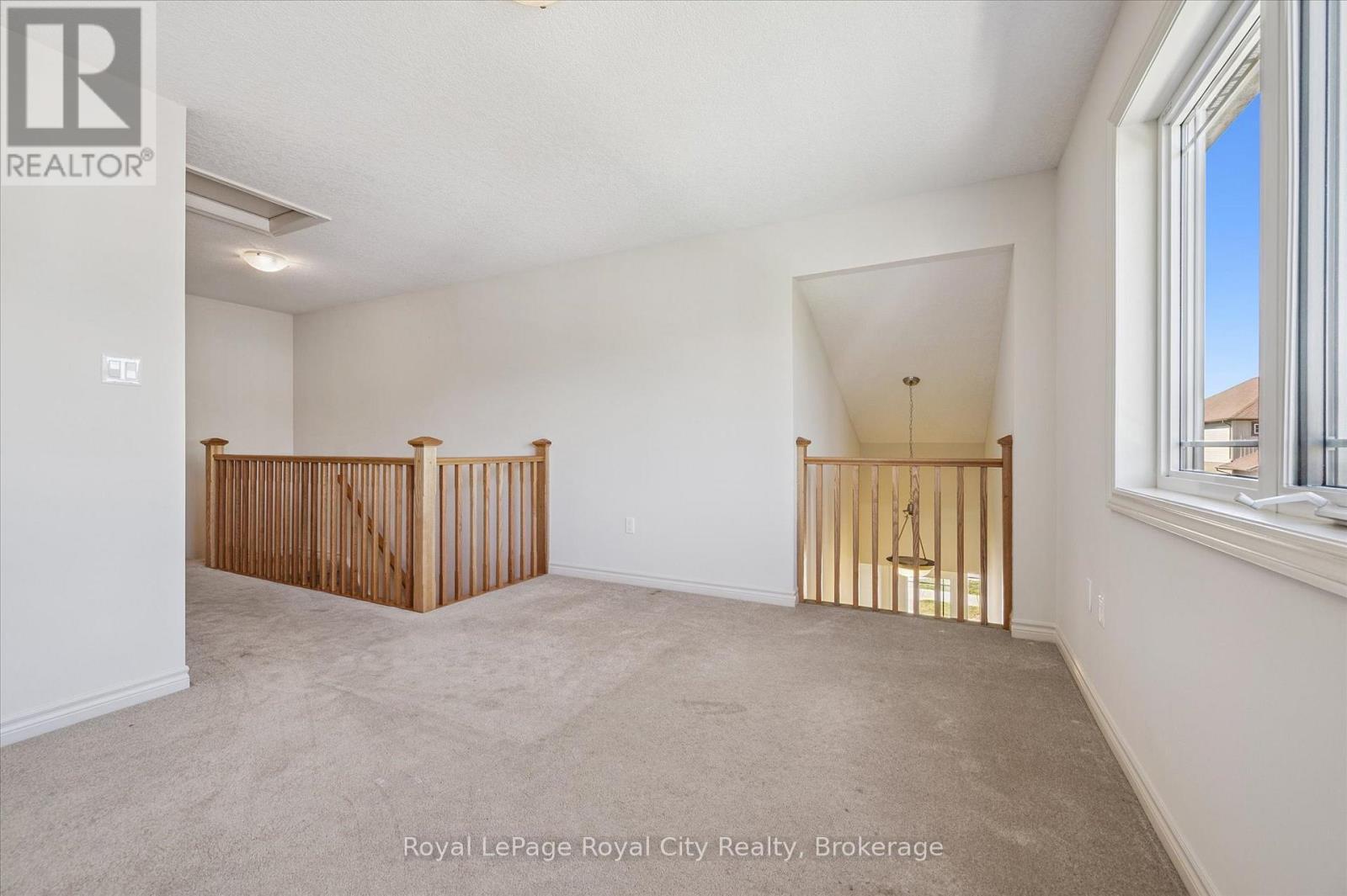 












52 ABERDEEN STREET

,
Centre Wellington (Fergus),




Ontario
N1M0C1

