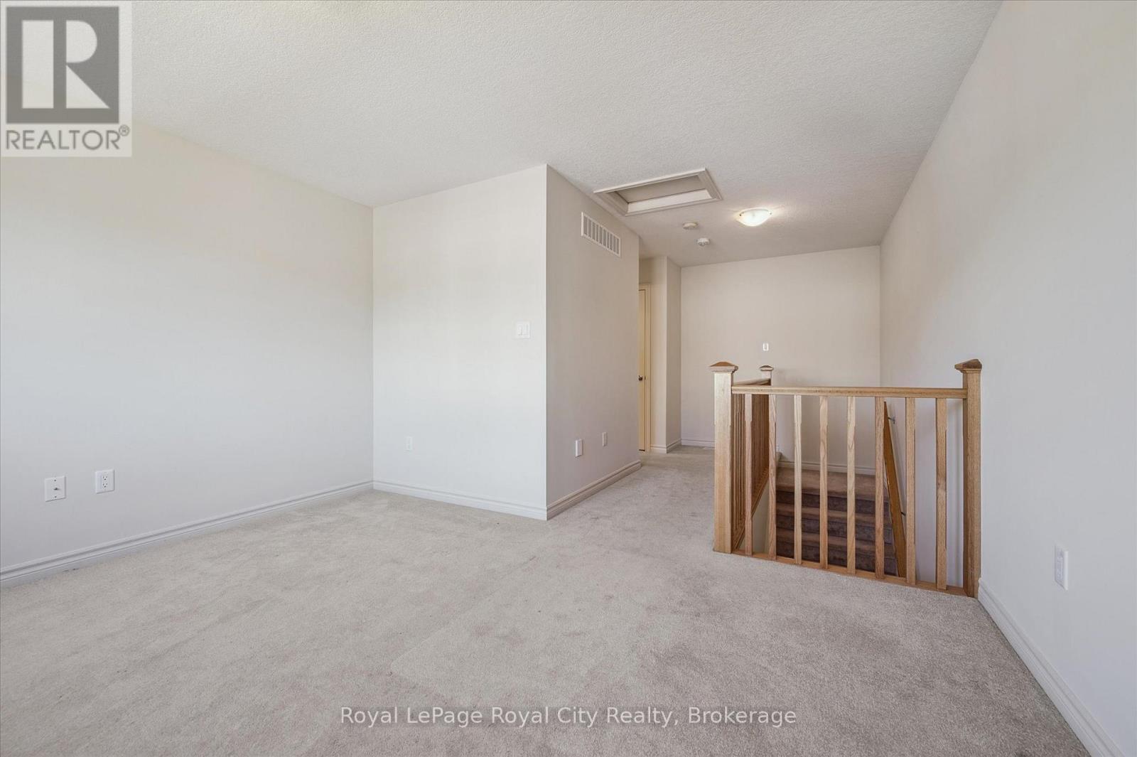 












52 ABERDEEN STREET

,
Centre Wellington (Fergus),




Ontario
N1M0C1

