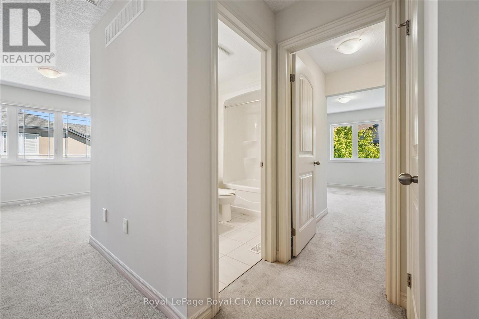 












52 ABERDEEN STREET

,
Centre Wellington (Fergus),




Ontario
N1M0C1

