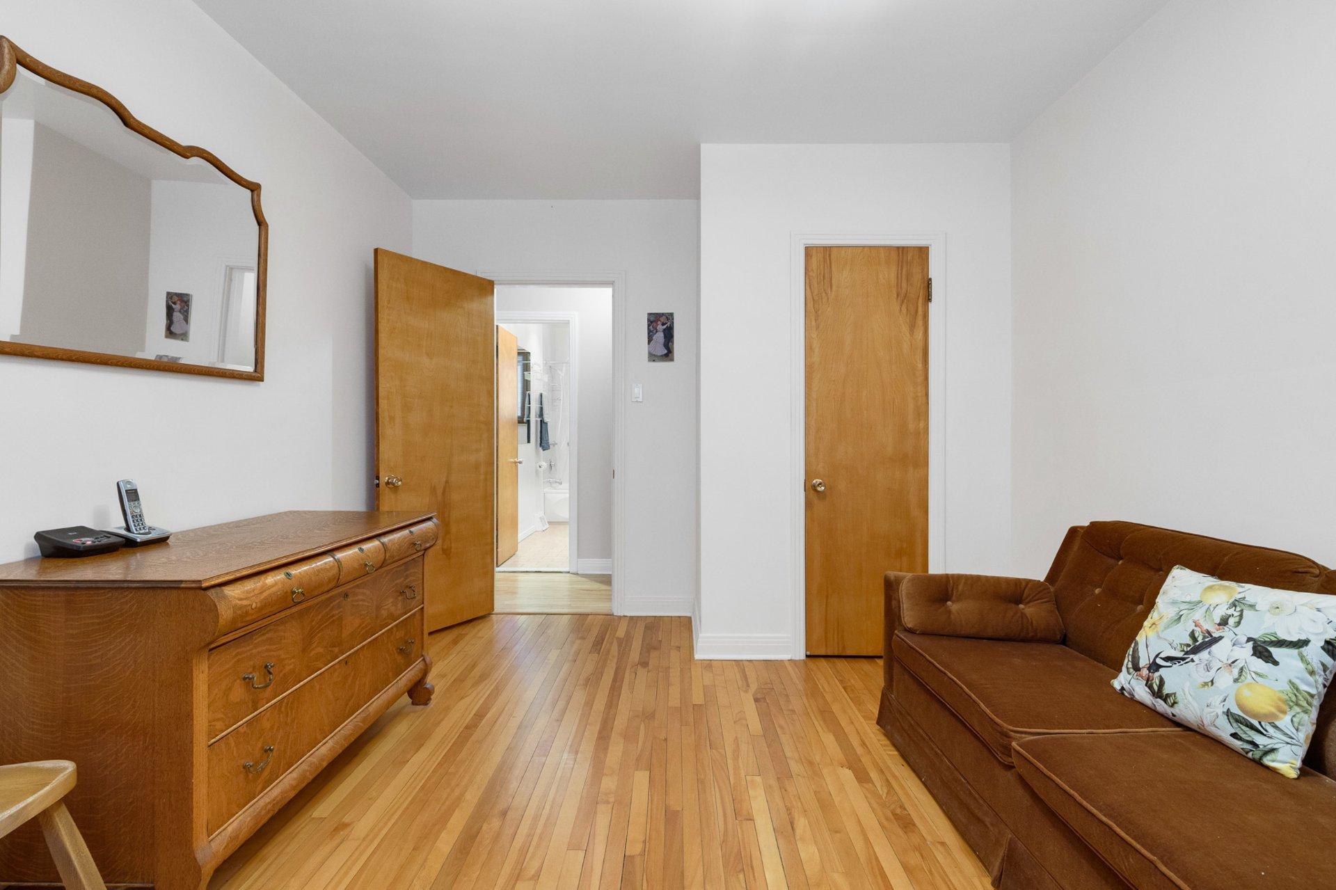 









1370


Rue Lépine

,
Montréal (Saint-Laurent),




QC
H4L4N6

