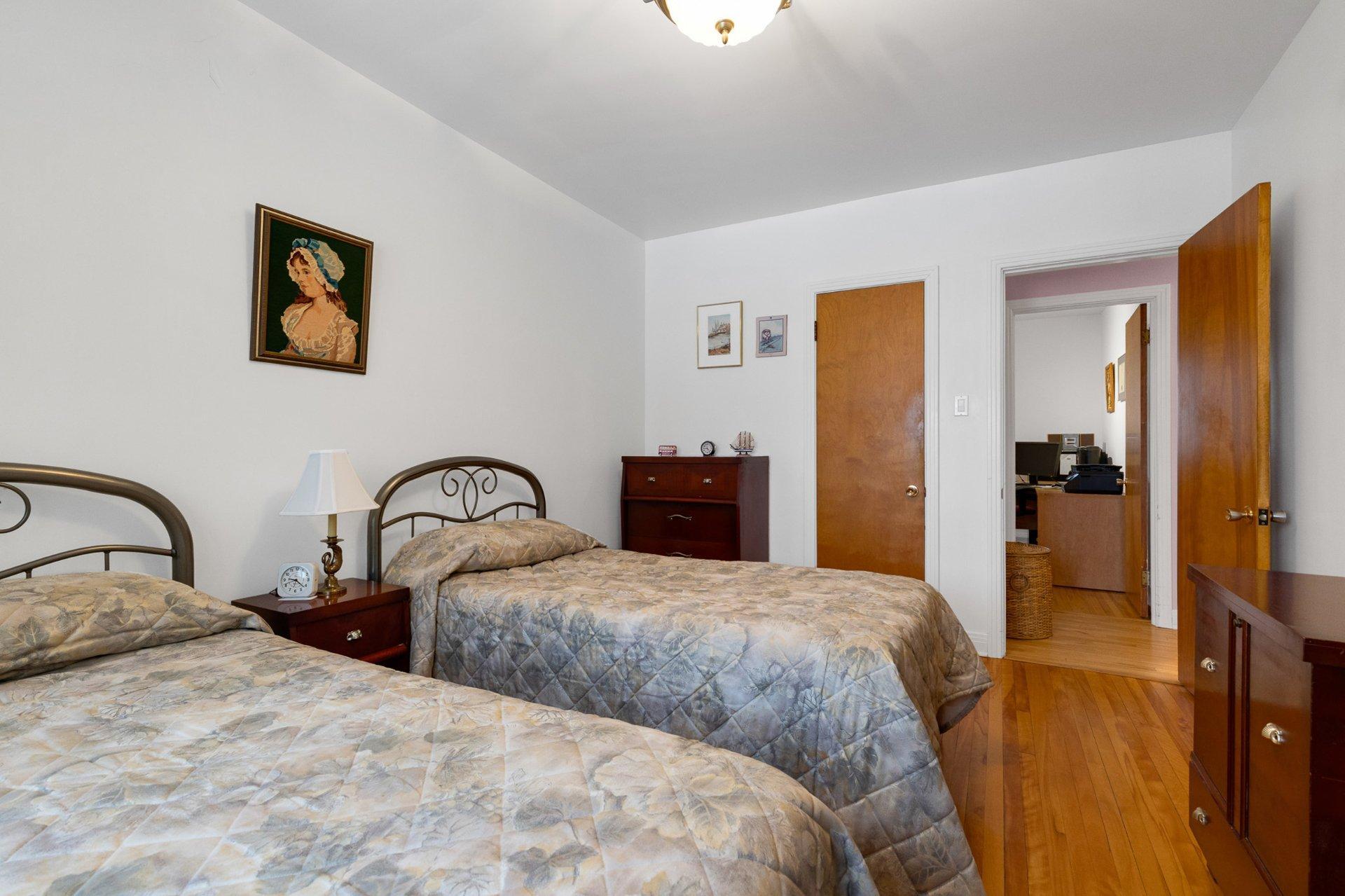 









1370


Rue Lépine

,
Montréal (Saint-Laurent),




QC
H4L4N6

