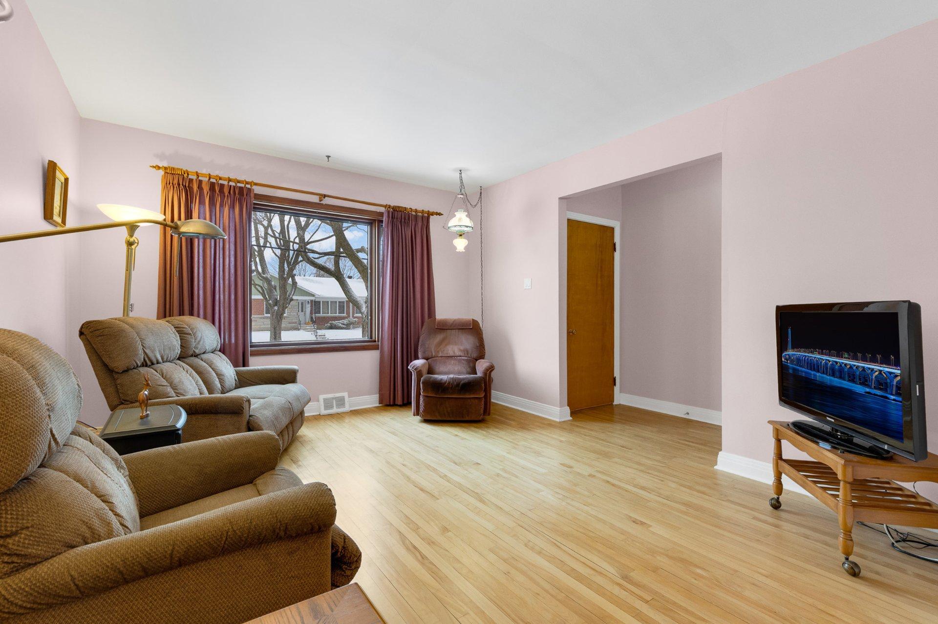 









1370


Rue Lépine

,
Montréal (Saint-Laurent),




QC
H4L4N6

