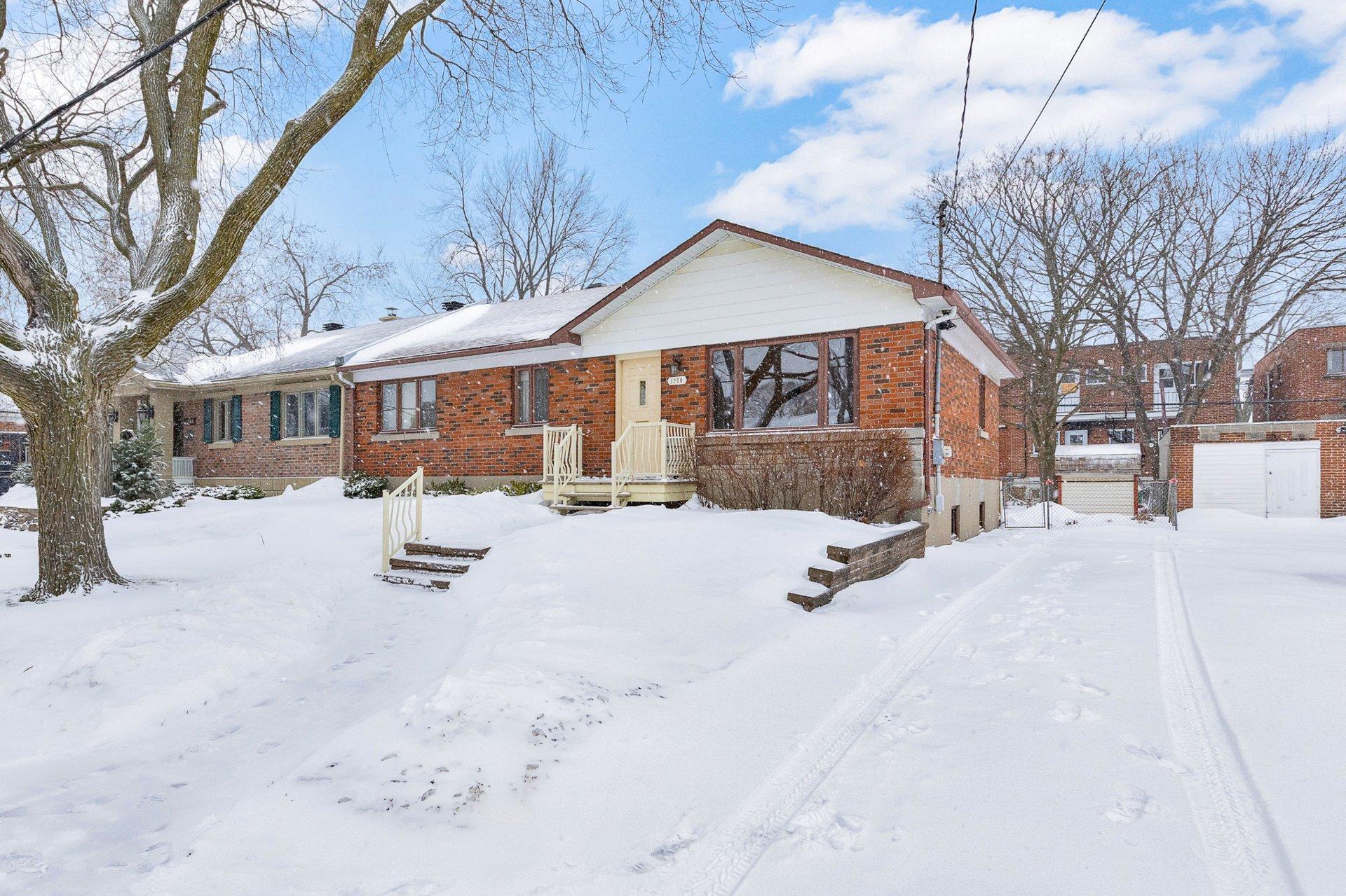 









1370


Rue Lépine

,
Montréal (Saint-Laurent),




QC
H4L4N6

