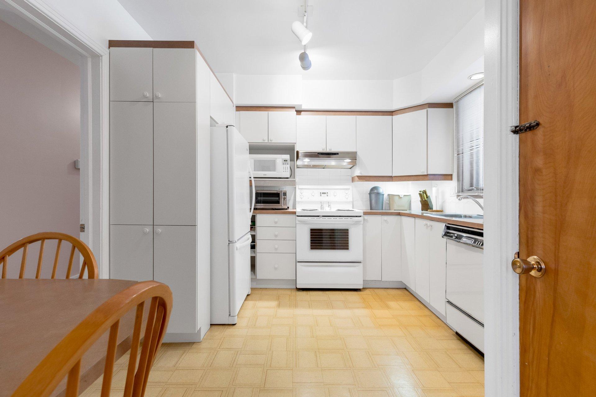 









1370


Rue Lépine

,
Montréal (Saint-Laurent),




QC
H4L4N6

