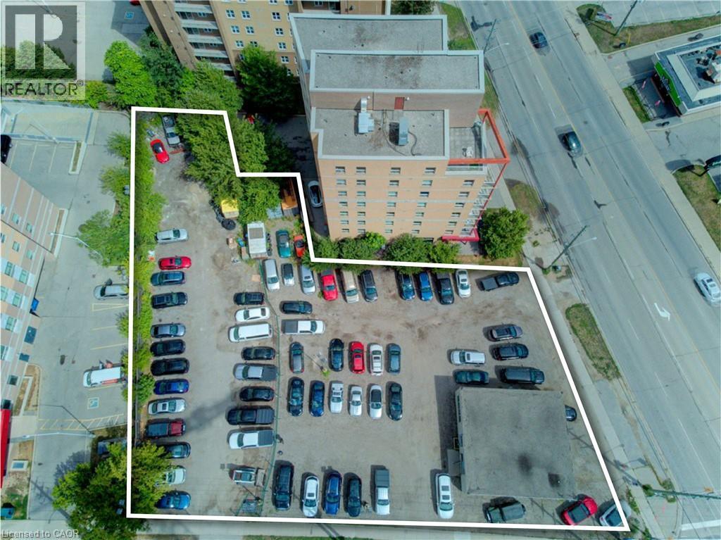 












24-26 UNIVERSITY Avenue E

,
Waterloo,







Ontario
N2J2V8

