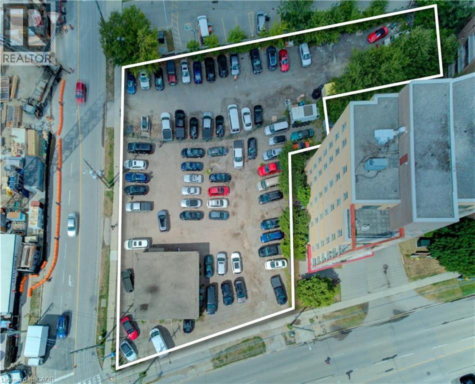 












24-26 UNIVERSITY Avenue E

,
Waterloo,







Ontario
N2J2V8

