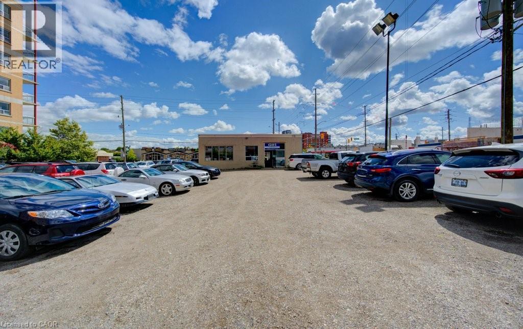 












24-26 UNIVERSITY Avenue E

,
Waterloo,







Ontario
N2J2V8

