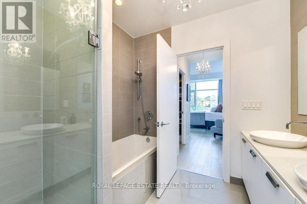 












408 - 66 KIPPENDAVIE AVENUE

,
Toronto,




Ontario
M4L0A4

