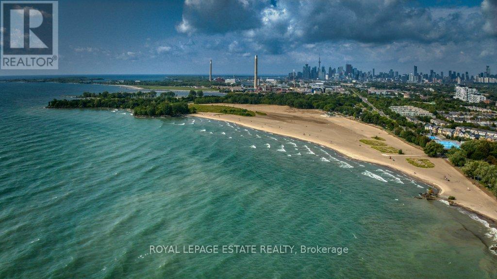 












408 - 66 KIPPENDAVIE AVENUE

,
Toronto,




Ontario
M4L0A4

