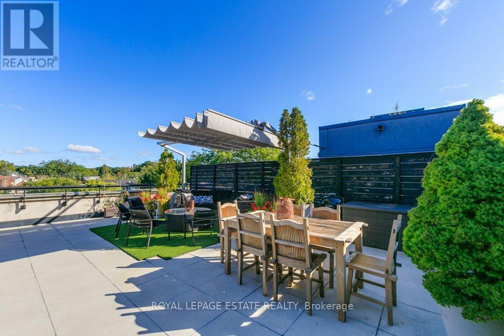 












408 - 66 KIPPENDAVIE AVENUE

,
Toronto,




Ontario
M4L0A4

