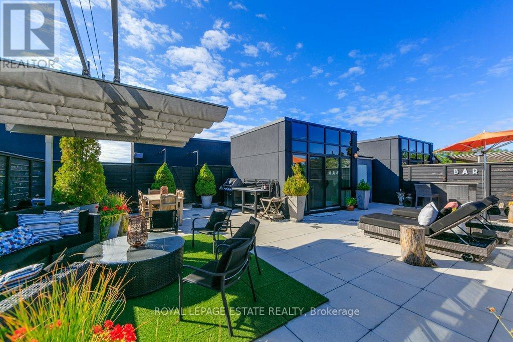 












408 - 66 KIPPENDAVIE AVENUE

,
Toronto,




Ontario
M4L0A4

