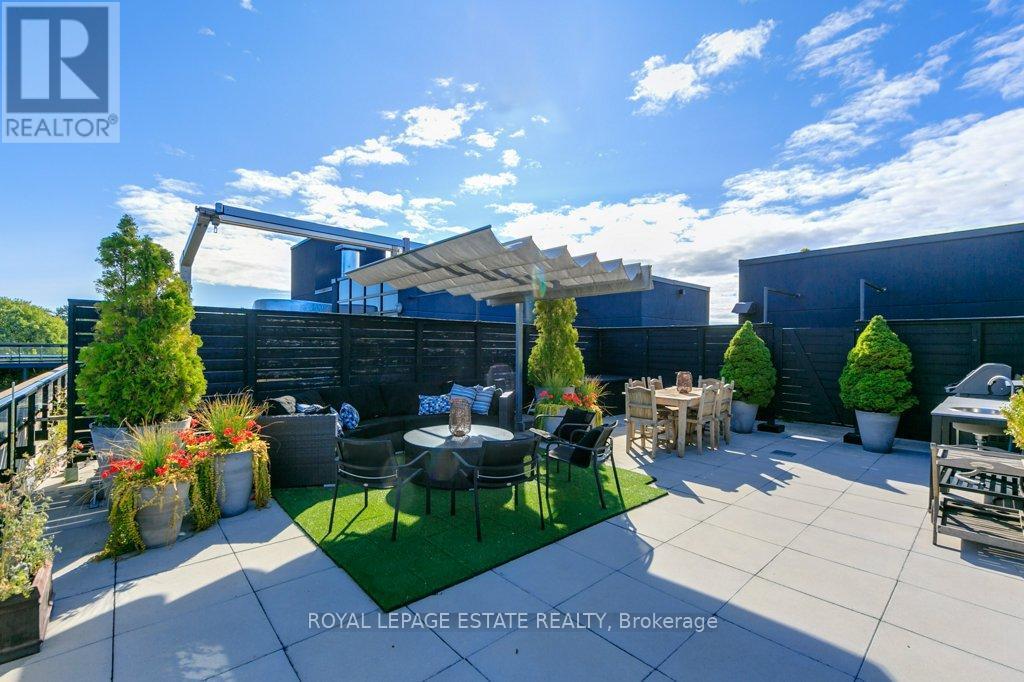 












408 - 66 KIPPENDAVIE AVENUE

,
Toronto,




Ontario
M4L0A4

