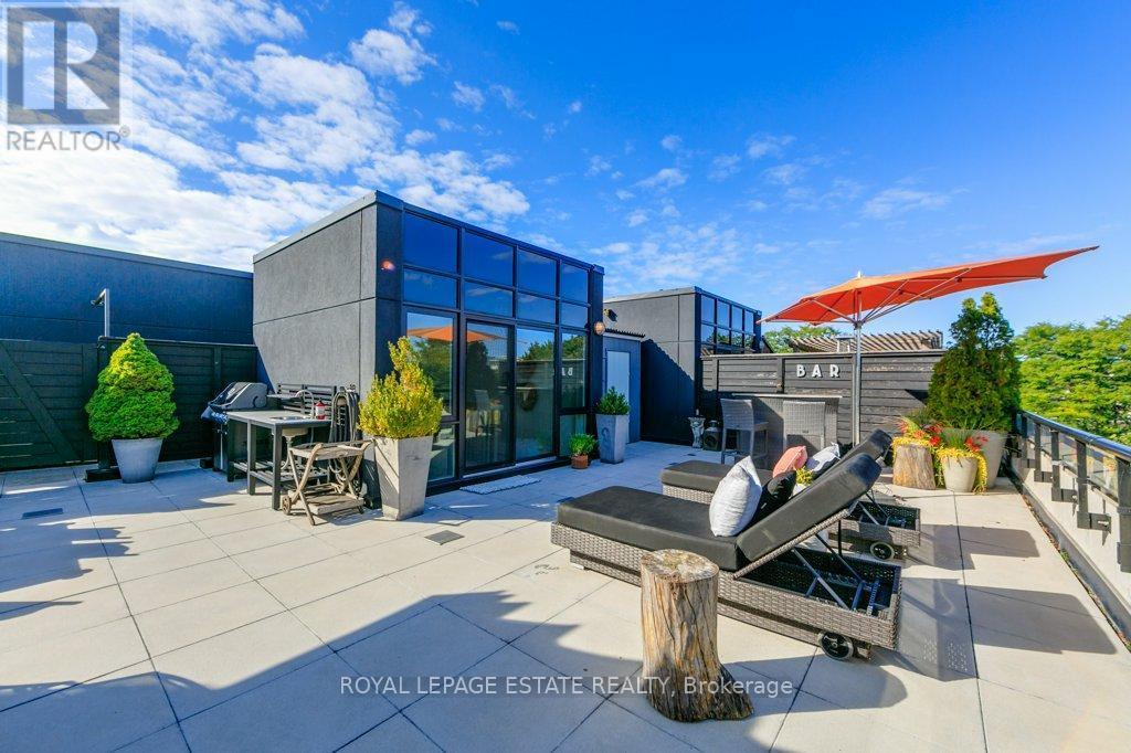 












408 - 66 KIPPENDAVIE AVENUE

,
Toronto,




Ontario
M4L0A4

