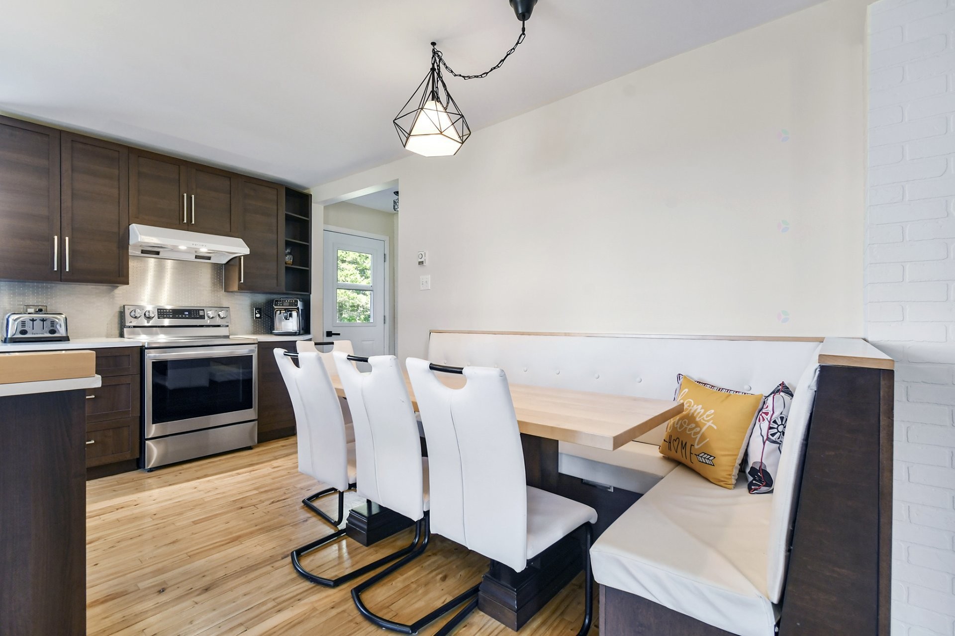 









875


Rg de l'Achigan

,
L'Assomption,




QC
J5W3N3

