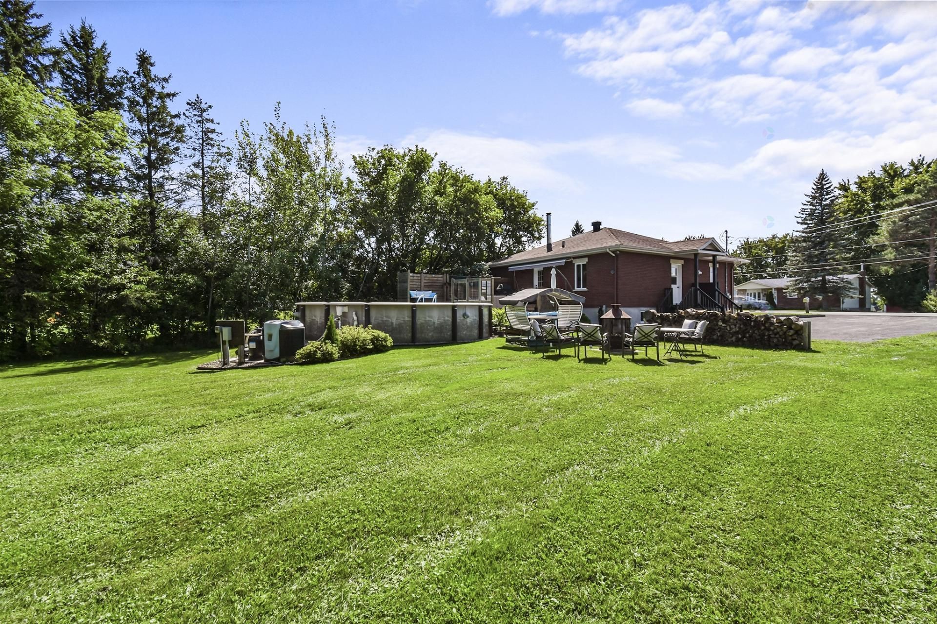 









875


Rg de l'Achigan

,
L'Assomption,




QC
J5W3N3

