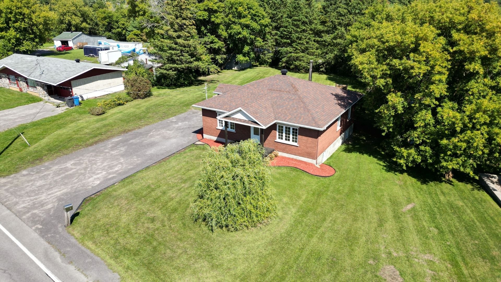 









875


Rg de l'Achigan

,
L'Assomption,




QC
J5W3N3


