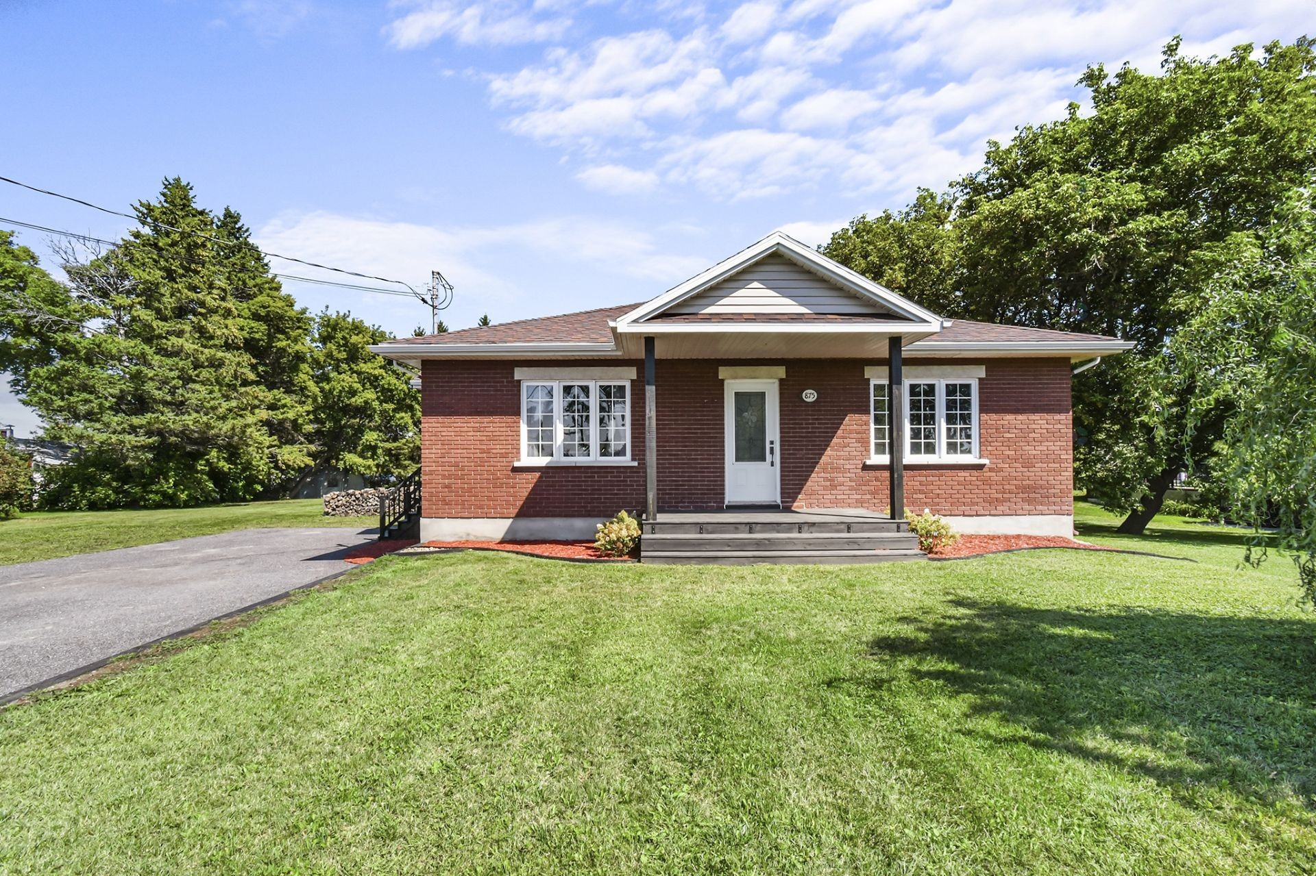 









875


Rg de l'Achigan

,
L'Assomption,




QC
J5W3N3

