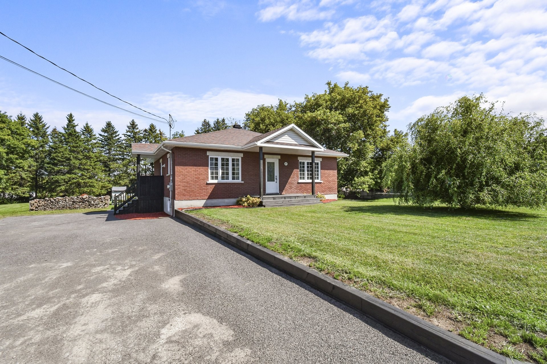 









875


Rg de l'Achigan

,
L'Assomption,




QC
J5W3N3

