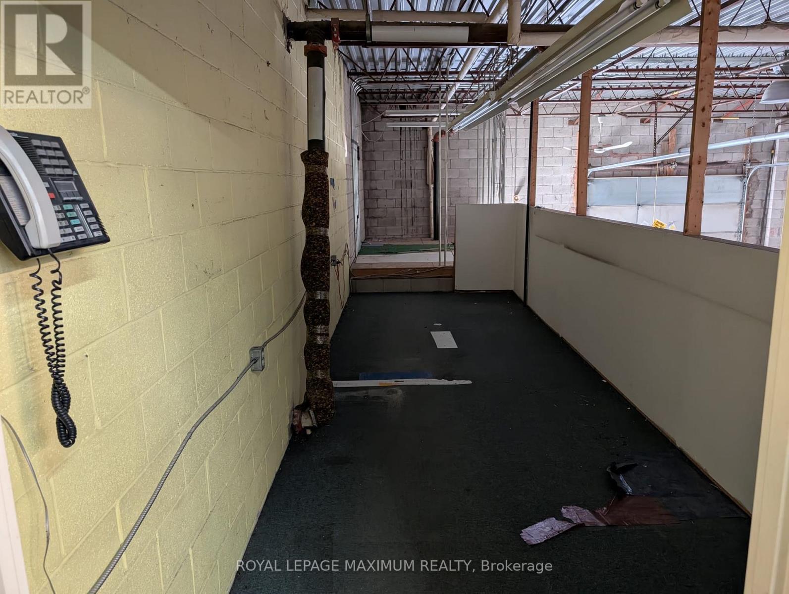 












5 - 644 MILLWAY AVENUE

,
Vaughan,




Ontario
L4K4H4

