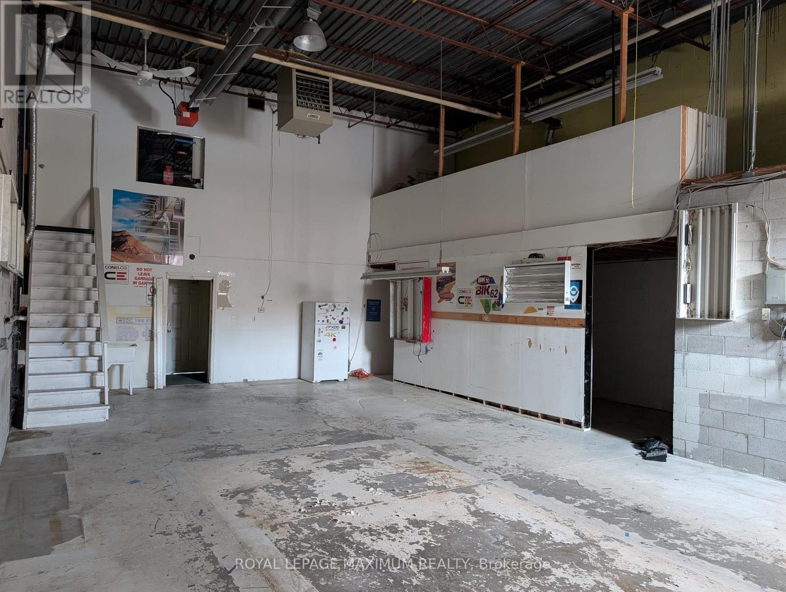 












5 - 644 MILLWAY AVENUE

,
Vaughan,




Ontario
L4K4H4

