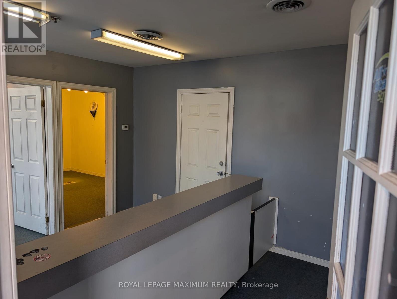 












5 - 644 MILLWAY AVENUE

,
Vaughan,




Ontario
L4K4H4

