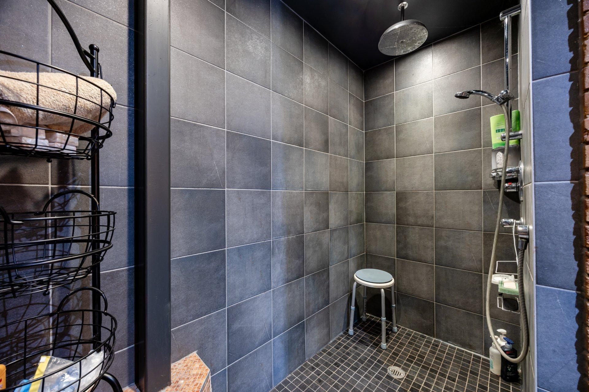 









2321


Av. des Érables

, 301,
Montréal (Ville-Marie),




QC
H2K3V4

